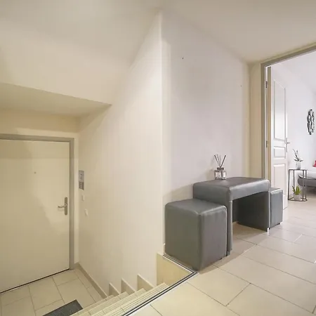 شقة Upstays Midi Palais 43m2 *